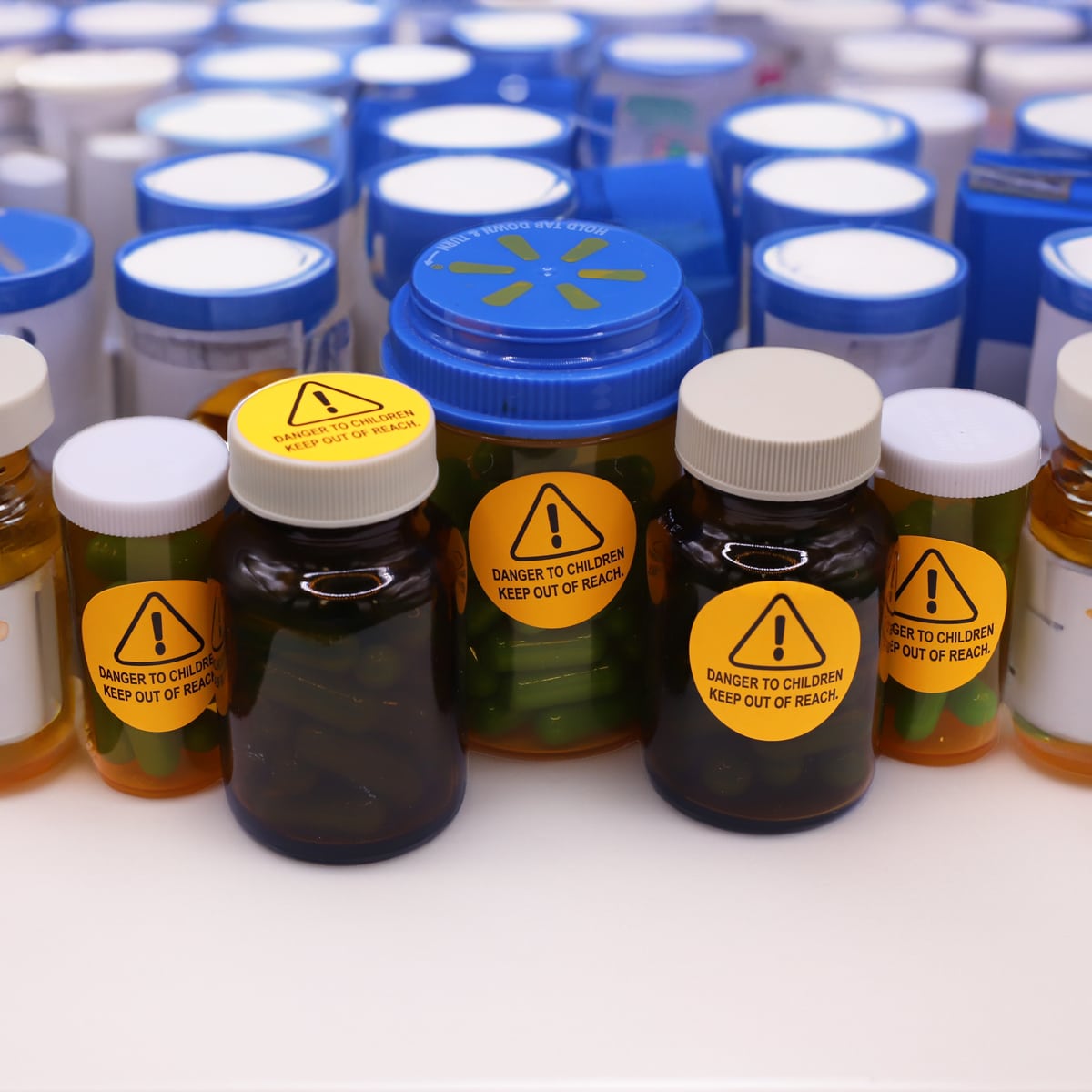 State of Connecticut Opioid Warning Label | 1.25 Inch Round QTY 500 State of Connecticut Opioid Warning Label | 1.25 Inch Round QTY 500