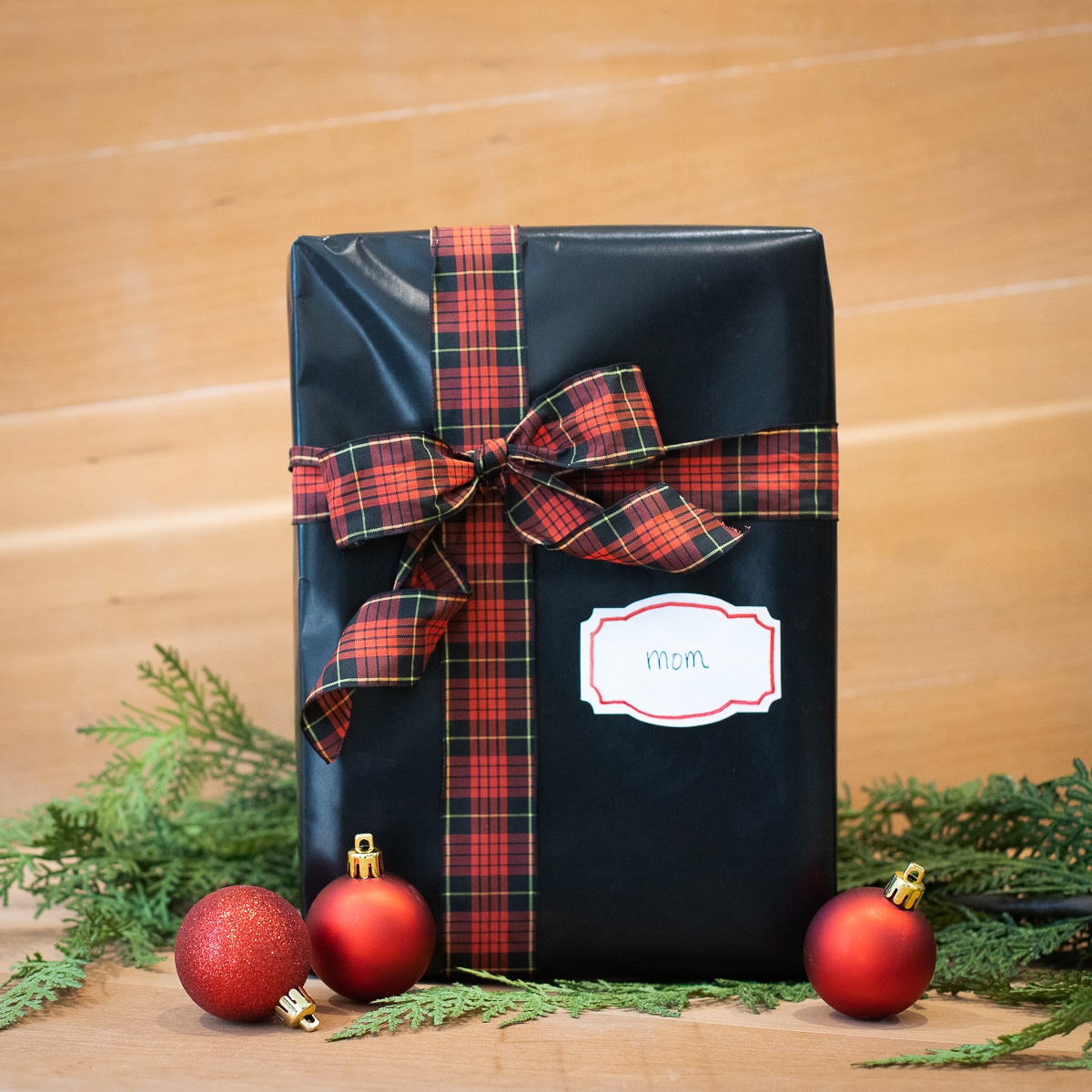 White Blank Gift Tags for Holiday Gift Wrapping | 3 Shapes QTY 100 White Blank Gift Tags for Holiday Gift Wrapping | 3 Shapes QTY 100