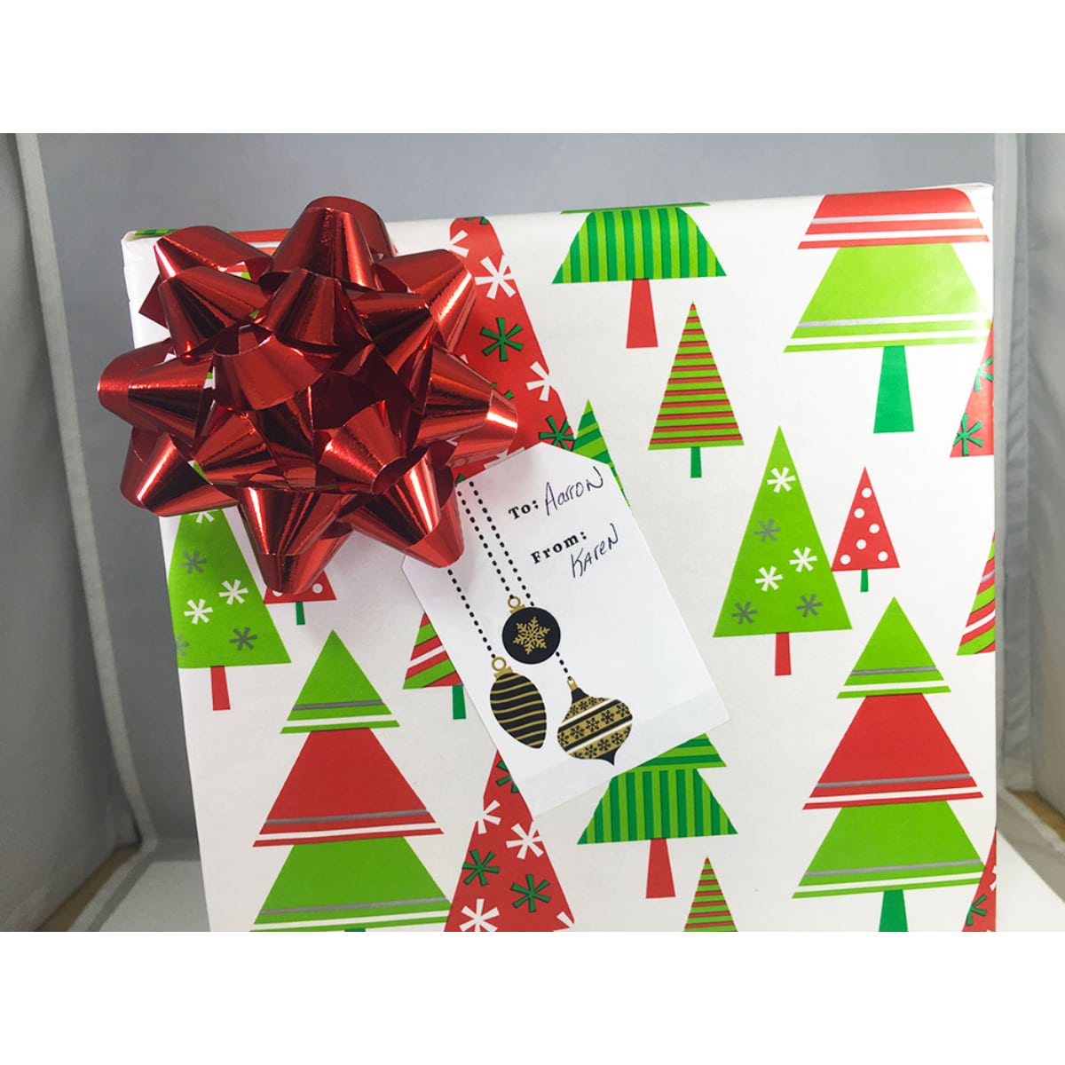 Classy Gold/White Holiday Gift Tags QTY 100