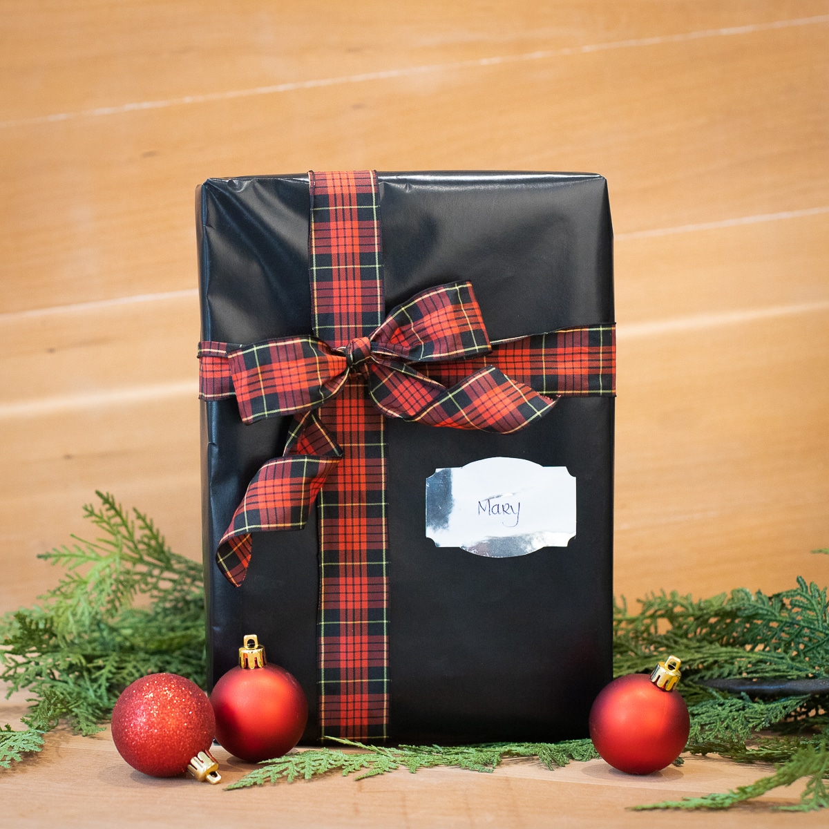 Silver Holiday Gift Tags for Personalized Gift Wrapping QTY 100 Silver Holiday Gift Tags for Personalized Gift Wrapping QTY 100