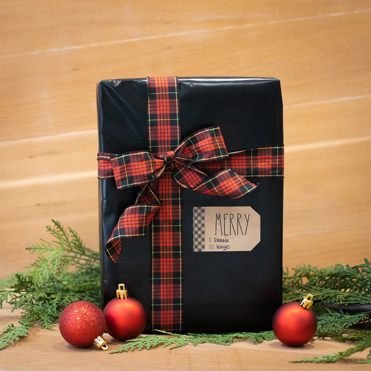 Rustic Plaid Kraft Style Christmas Gift Tag Stickers QTY 25 Rustic Plaid Kraft Style Christmas Gift Tag Stickers QTY 25