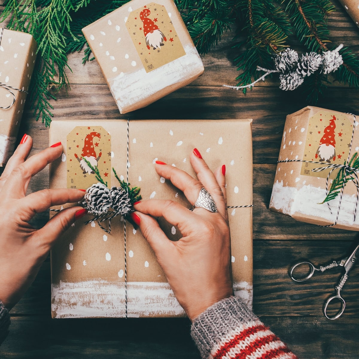 Gnome Kraft Christmas Gift Tag Stickers QTY 100 Gnome Kraft Christmas Gift Tag Stickers QTY 100